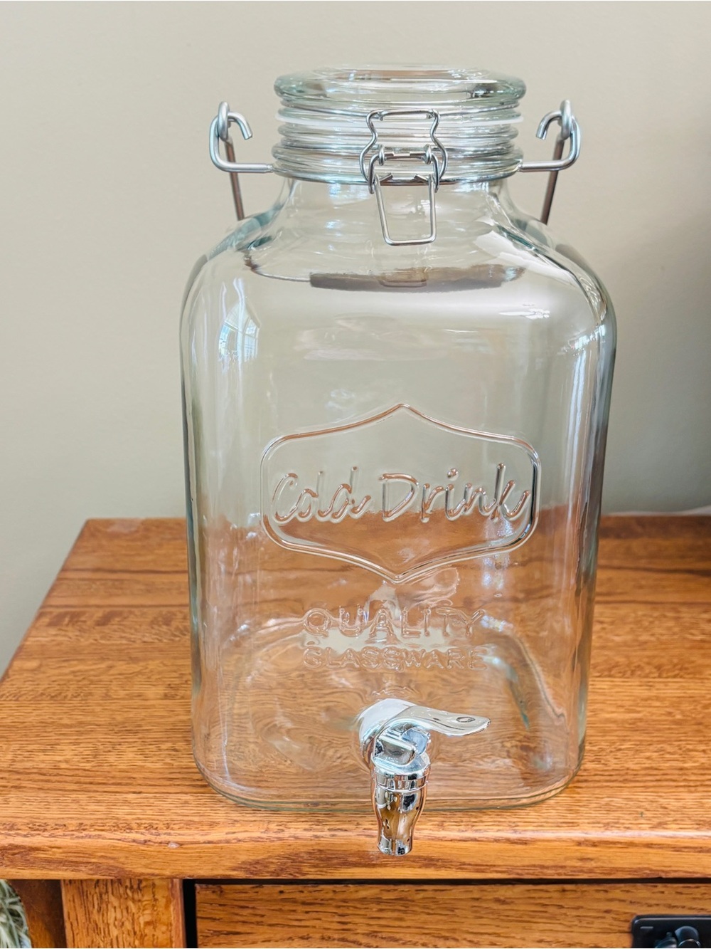 Glass Beverage Dispenser with Spigot - Clear
